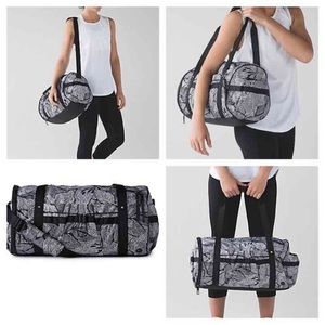 Lululemon Dottie tribe duffel